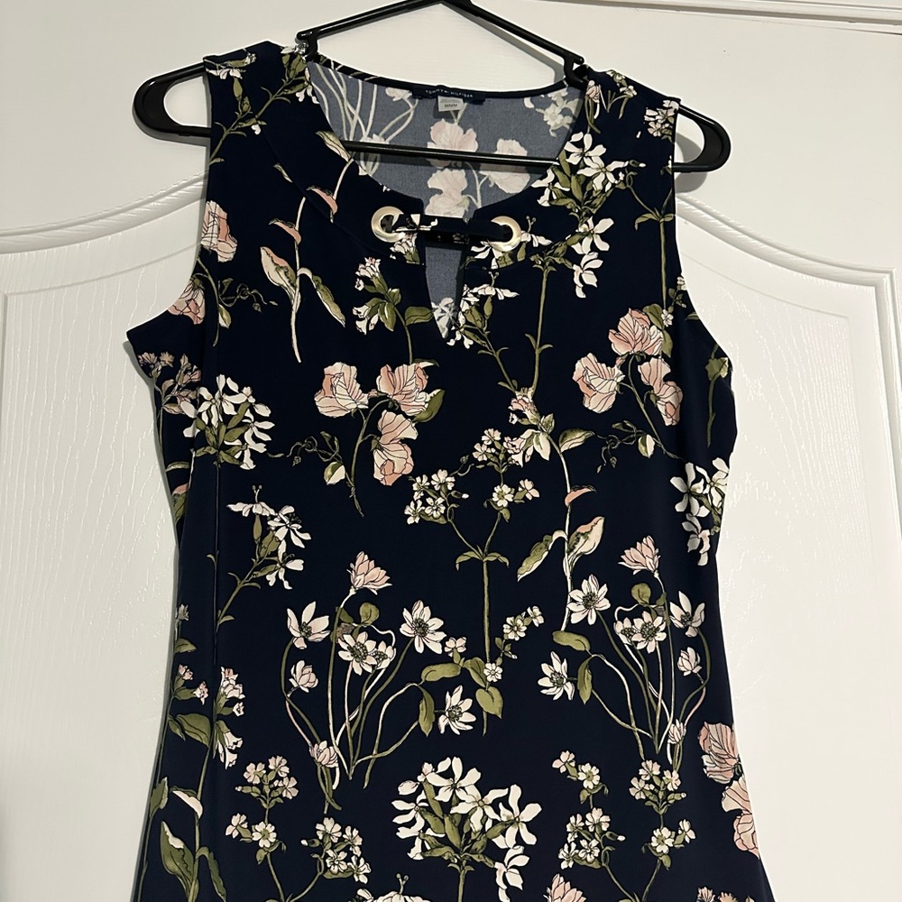 Tommy Hilfiger Floral Top, work once. Size Medium. Like new condition!